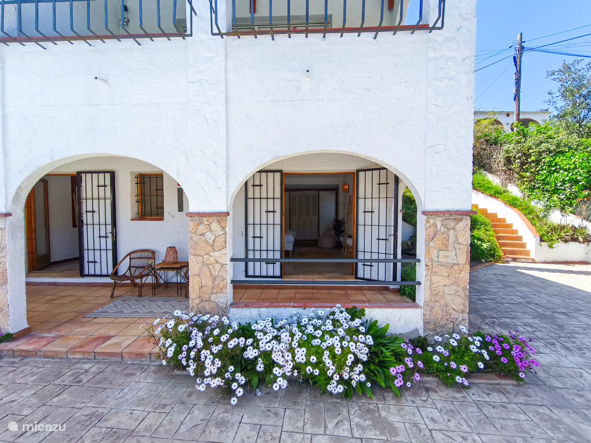 Met 2 slaapkamers, een keuken en een badkamer