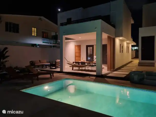 Location de Vacances Curaçao, Curaçao-Centre, Willemstad, maison de vacances - Casa June Curaçao Casa June de nuit