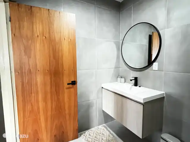 Location de Vacances Curaçao, Curaçao-Centre, Willemstad, maison de vacances - Casa June Curaçao Salle de bain en bas