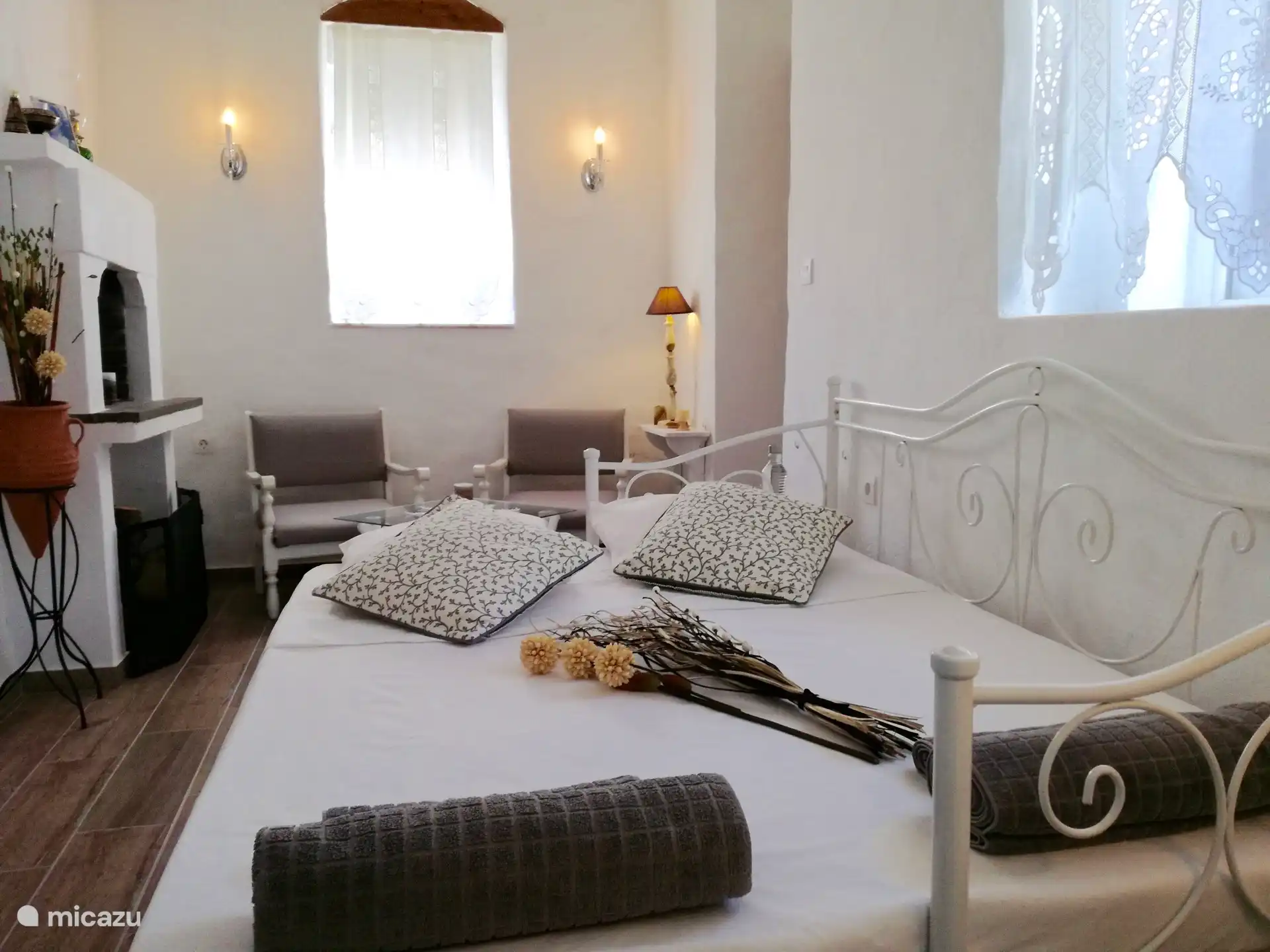 De kleine slaapkamer - Tsimnia met een tweepersoonsbed.