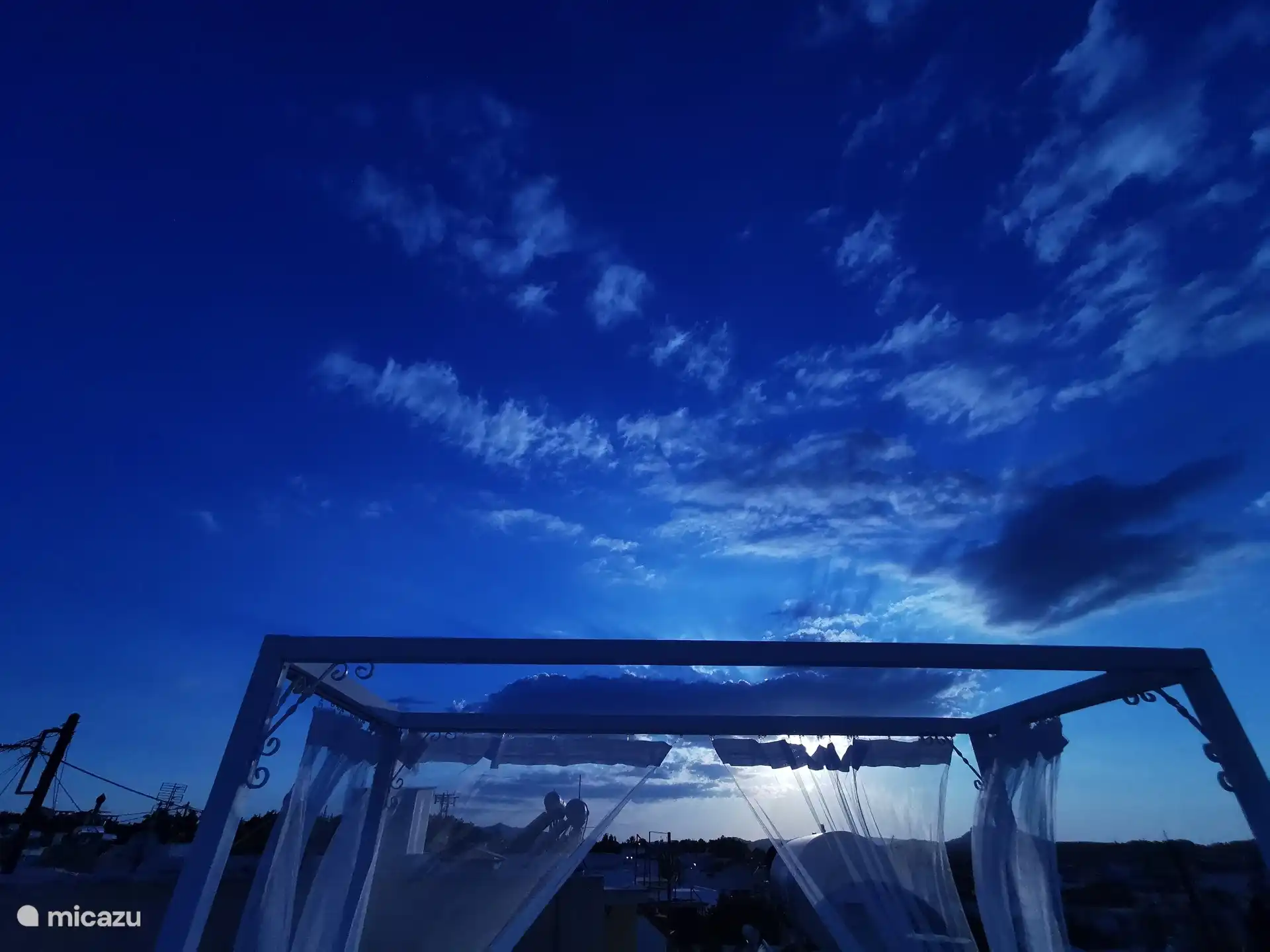 Nadat de zon ondergaat