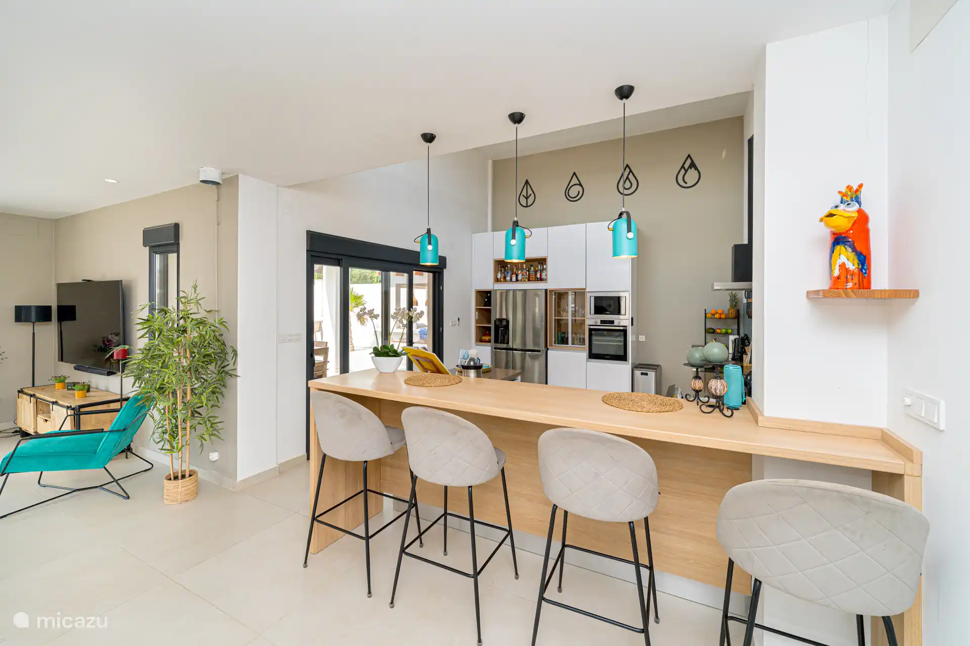 Luxe open keuken met bar 