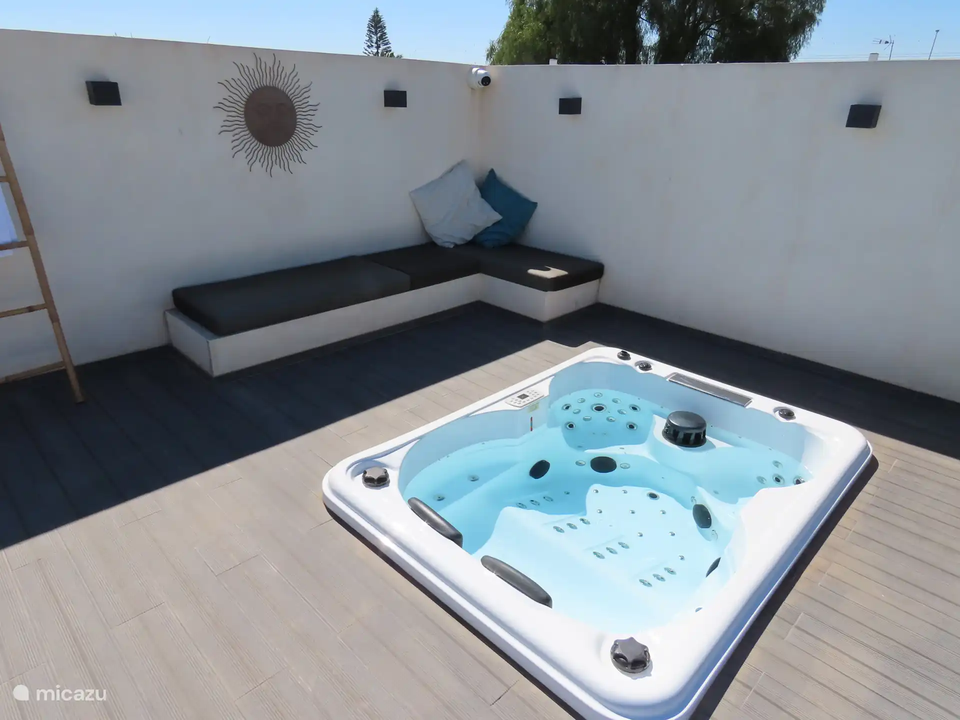 Eingebaut 4 Pers. Whirlpool mit Sitzecke 