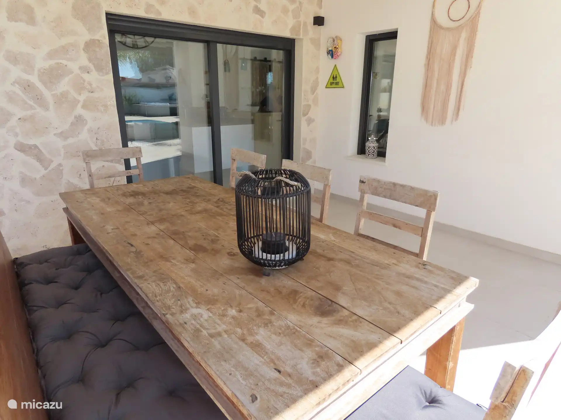 Veranda mit Sitzgelegenheiten 