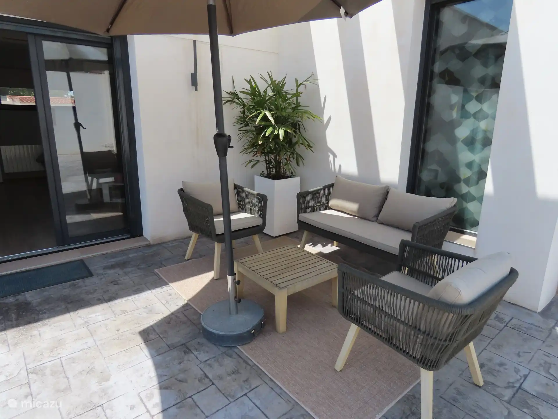 Sitzbereich im Freien in der Wohnung 