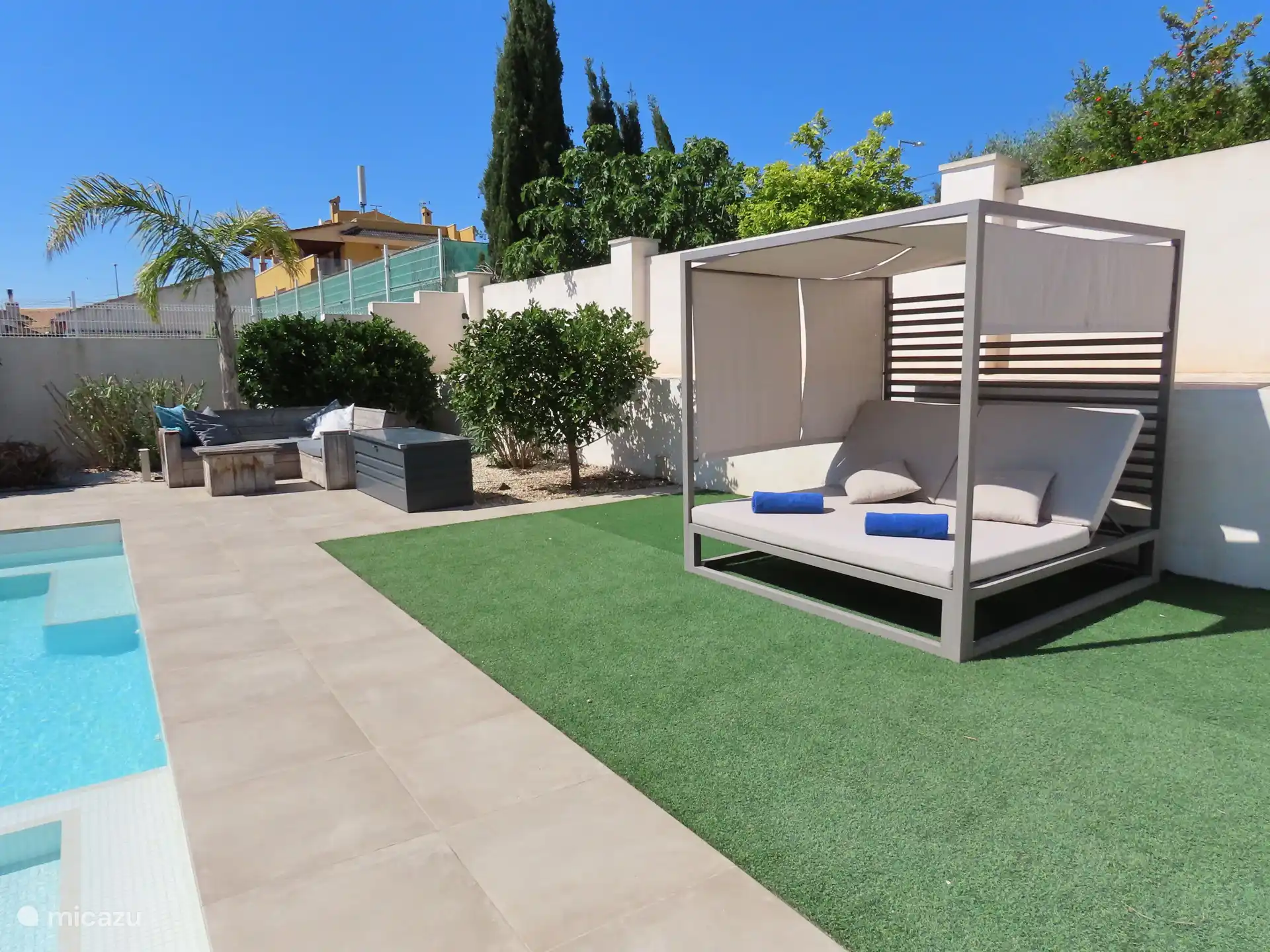 Balinesisches Bett 2,00M-2,00M