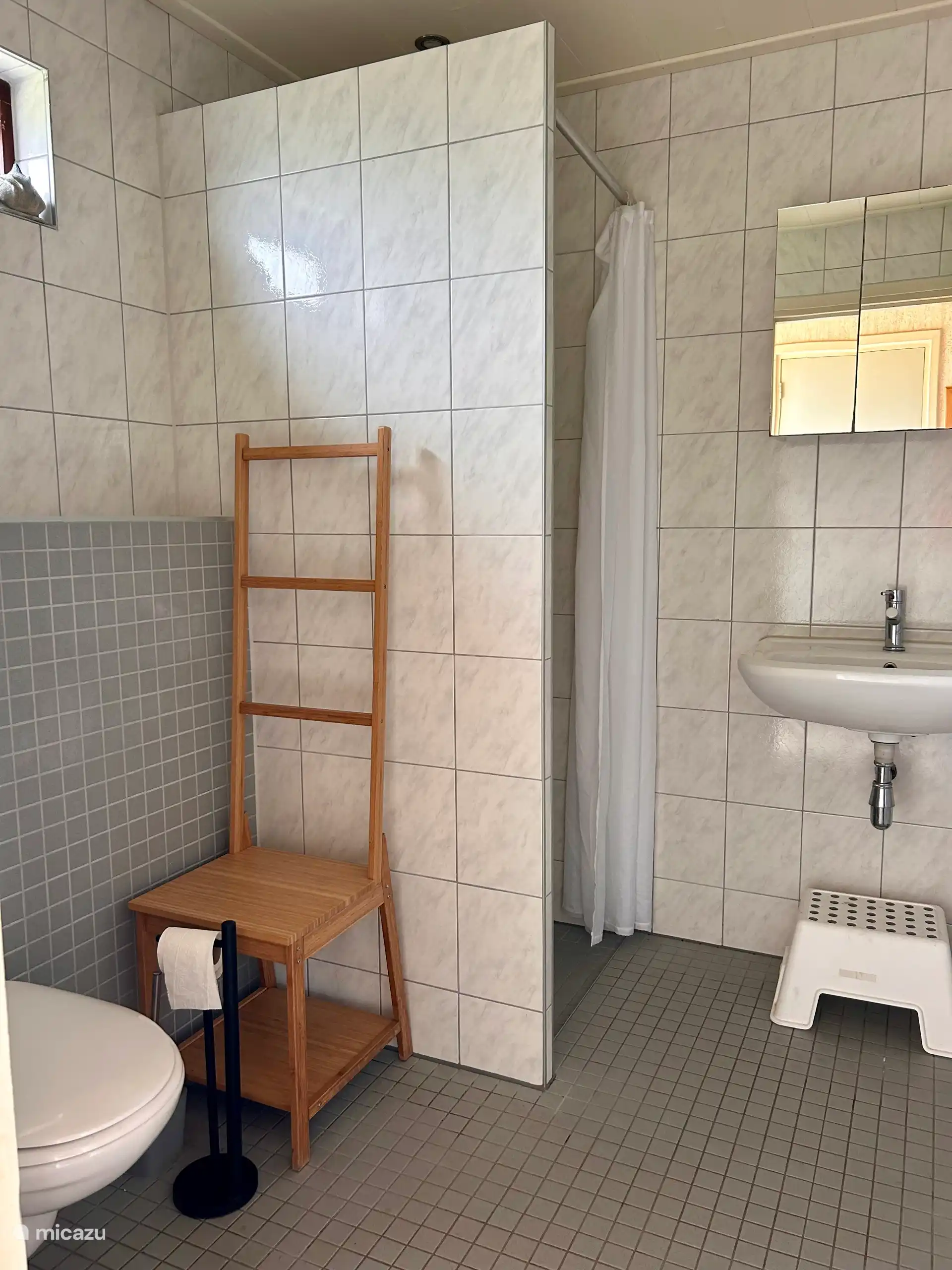 Geräumiges Badezimmer