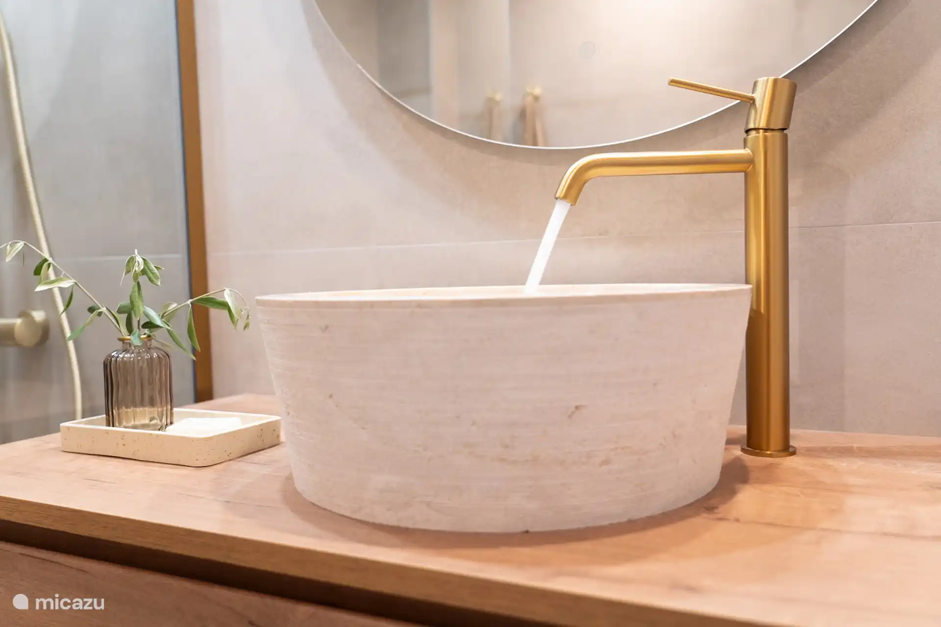 Nouvelle salle de bains luxueuse 