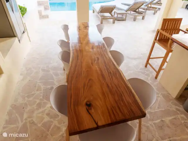 Villa Seru Jan Thiel | Curaçao, Banda Ariba (est), Jan Thiel - villa Repas en plein air dans la 2ème cuisine extérieure complète avec ensemble de salon, BBQ, TV et grande table. près de la piscine