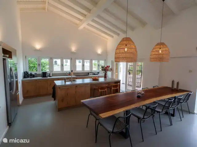 Villa Seru Jan Thiel | Curaçao, Banda Ariba (est), Jan Thiel - villa Prenez votre petit-déjeuner ou installez-vous confortablement... Tout est possible.