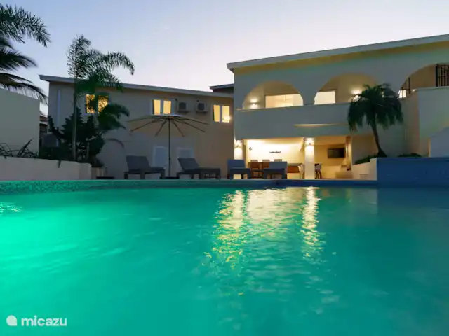 Villa Seru Jan Thiel | Curaçao, Banda Ariba (est), Jan Thiel - villa Cuisine extérieure avec BBQ adjacente à la piscine