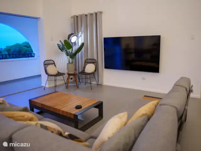 Villa Seru Jan Thiel | Curaçao, Banda Ariba (est), Jan Thiel - villa Grande TV IP dans le salon