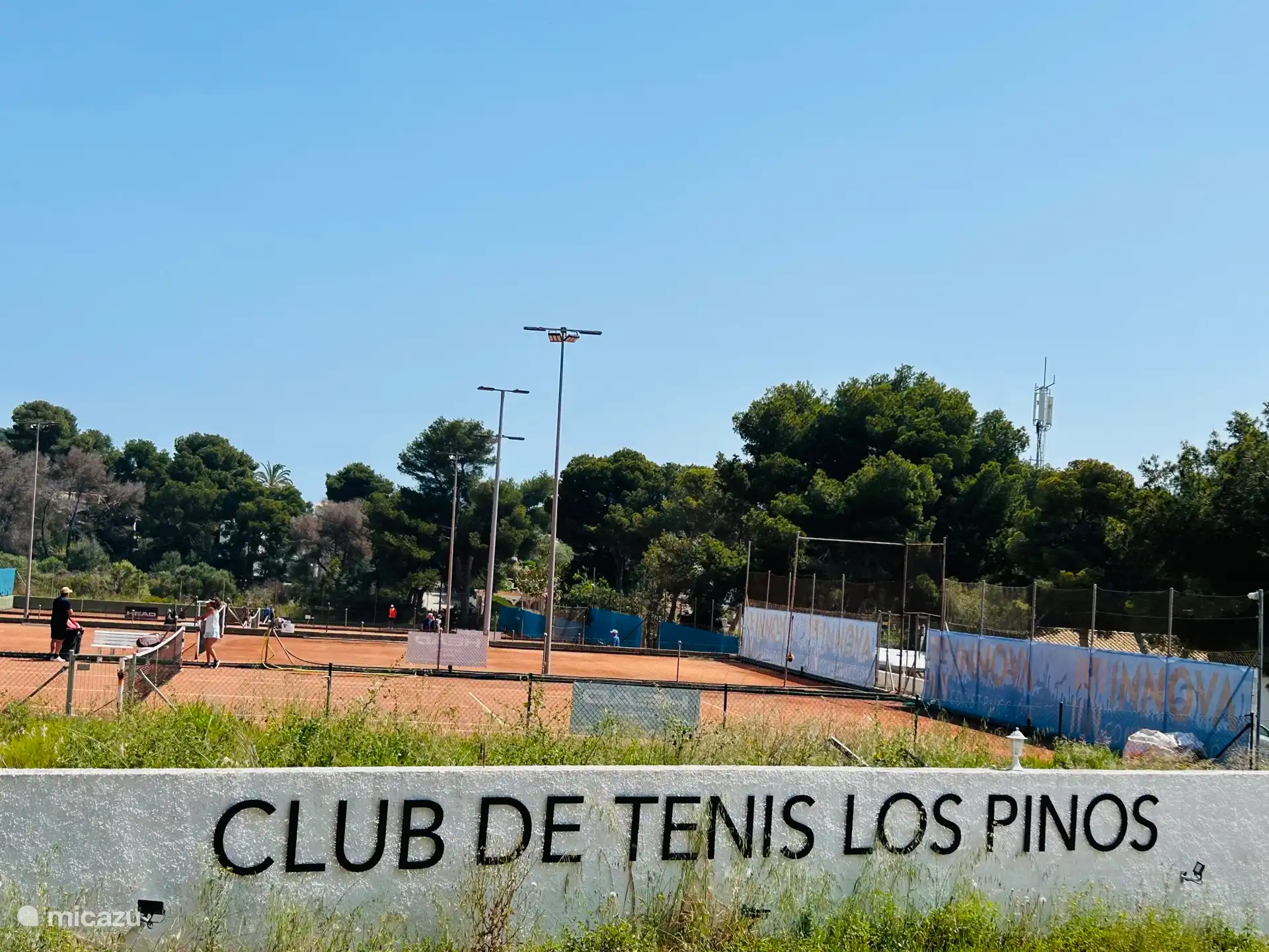 Tennis & padel court in the area