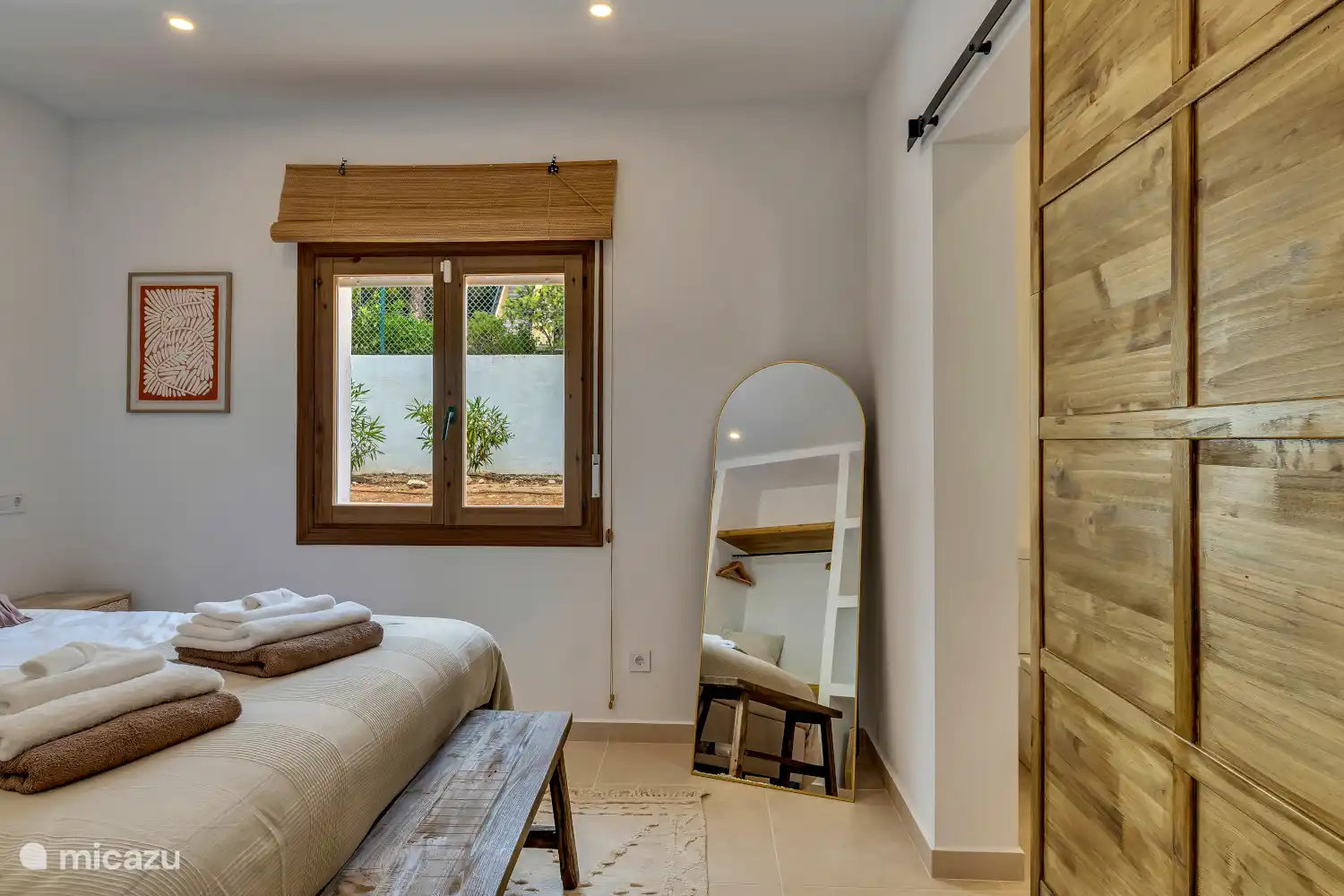 Bedroom at the back of casa