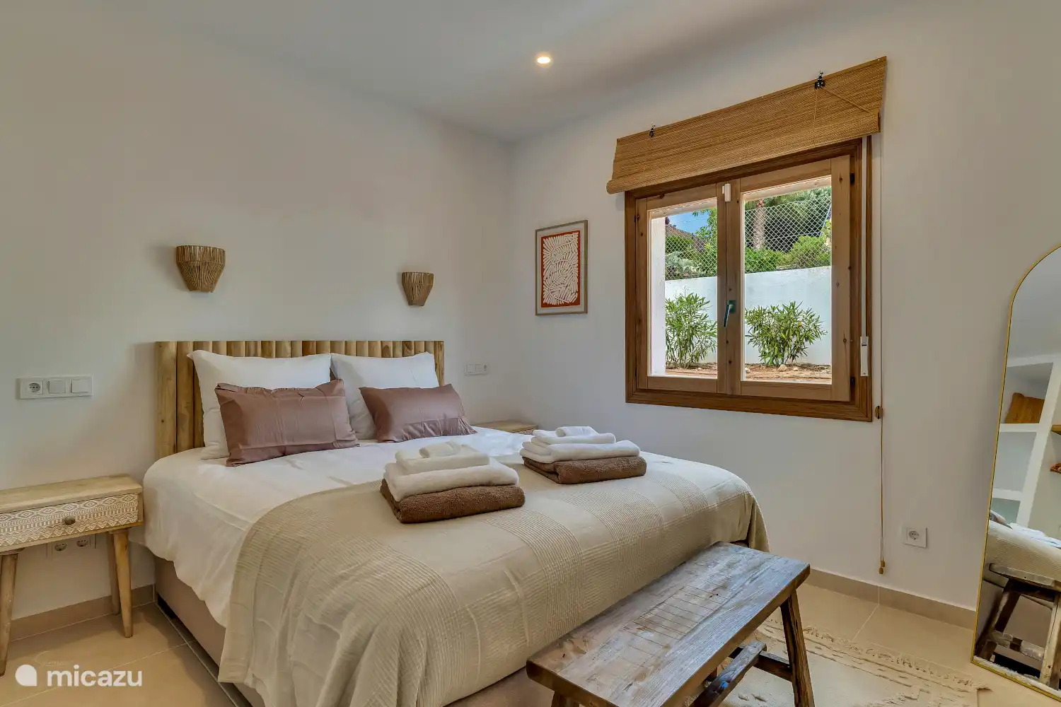 Bedroom at the back of casa