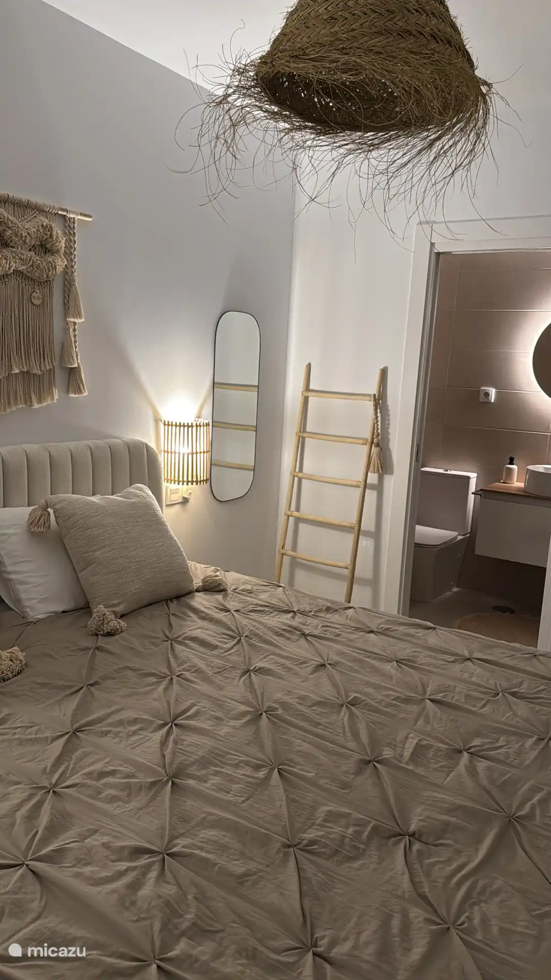 El dormitorio principal @ noche