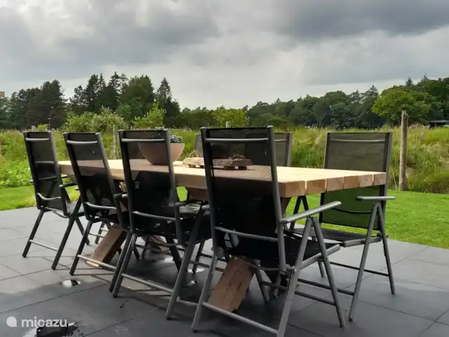 Belle maison de vacances Appelscha  | Pays-Bas, Frise, Appelscha - maison de vacances Belle vue sur les prairies depuis la terrasse et vous pouvez également voir les forêts de pins derrière.