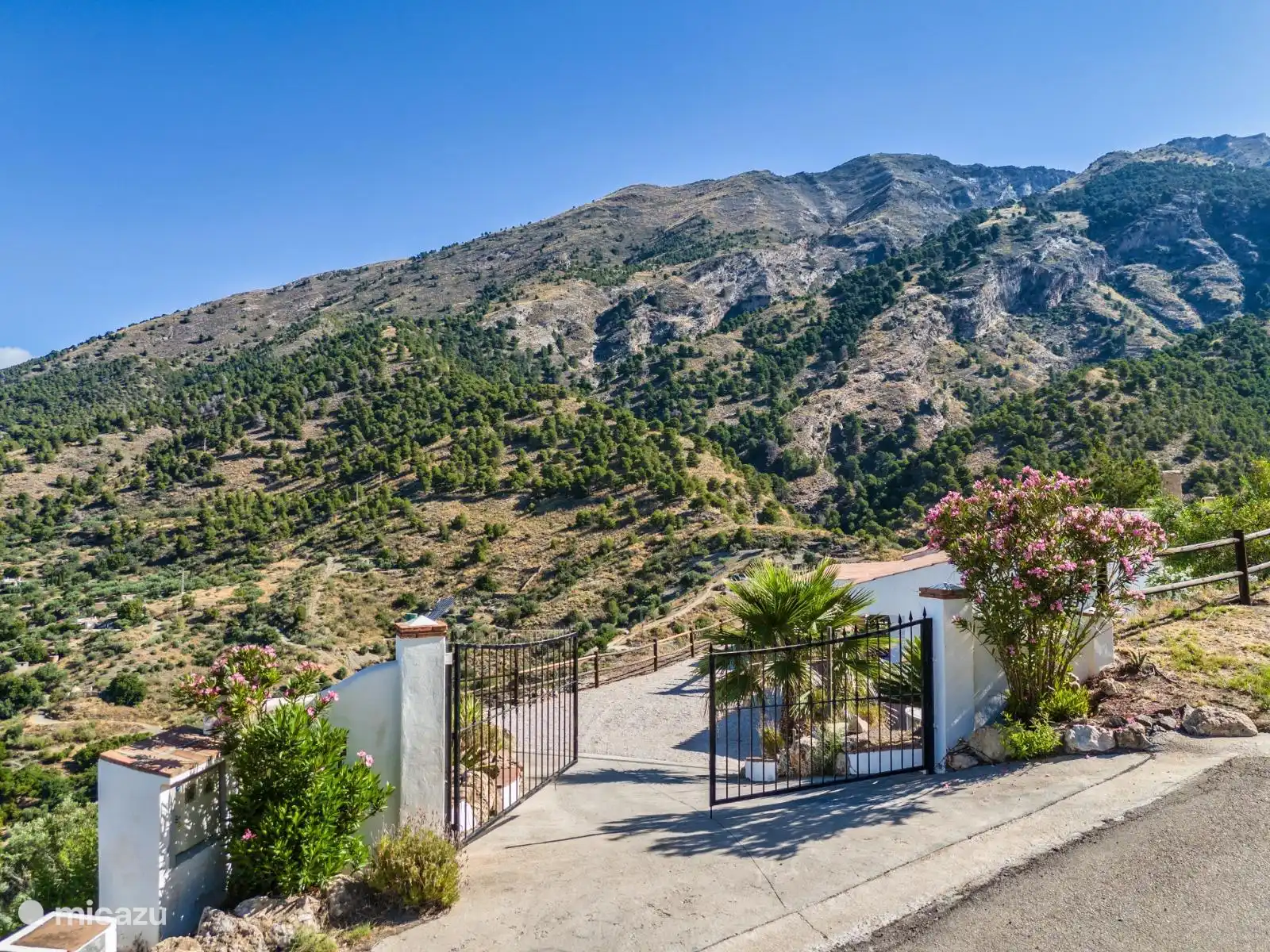 A private gate for privacy