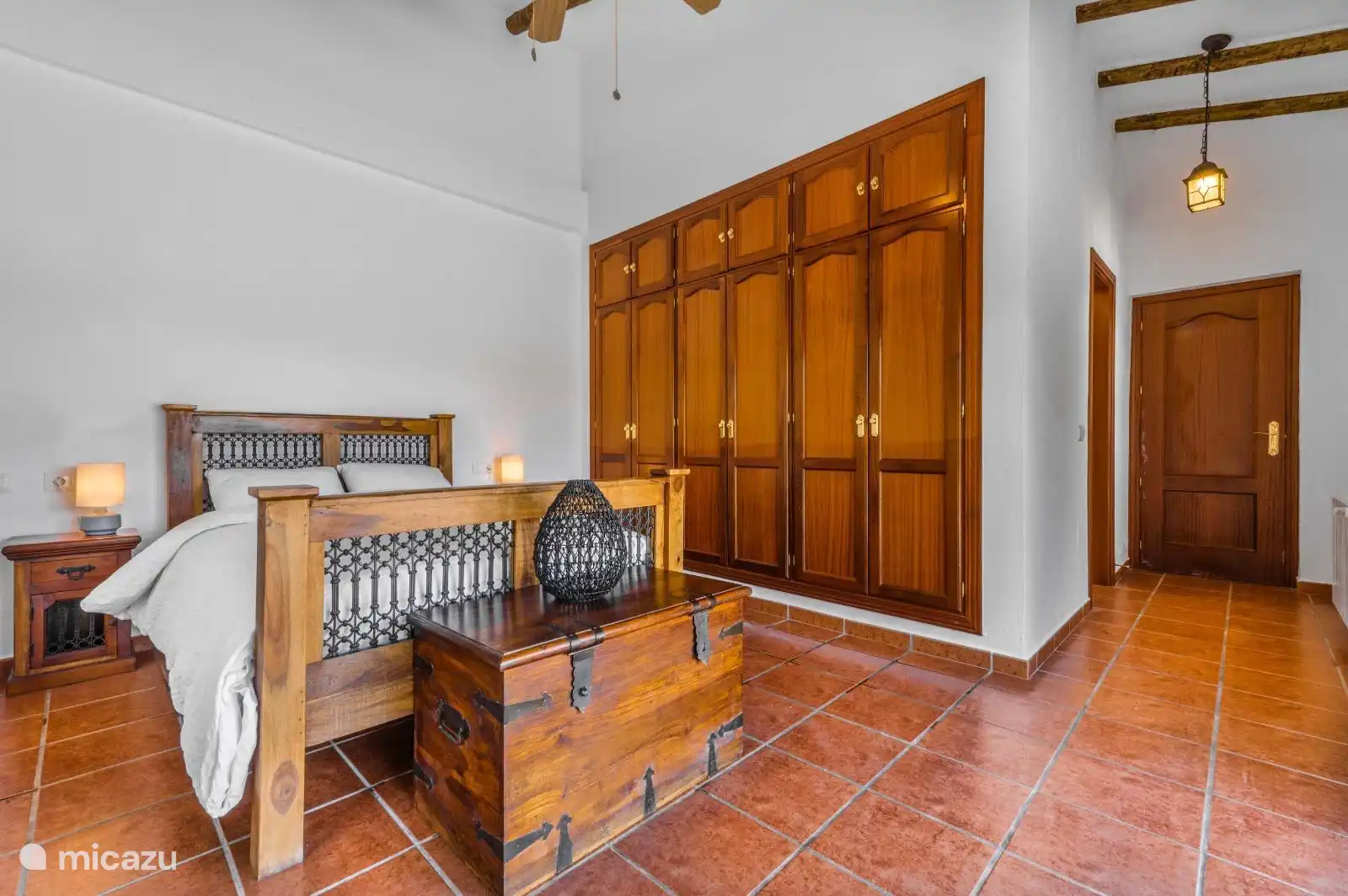 Master bedroom, ensuite bathroom with bath, shower and toilet