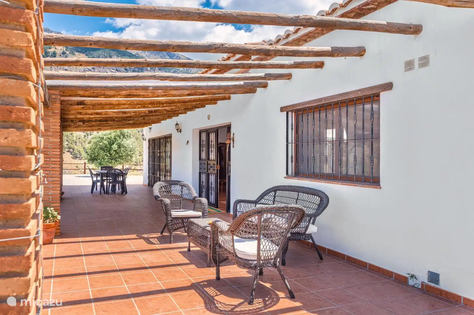 Terrace at the front