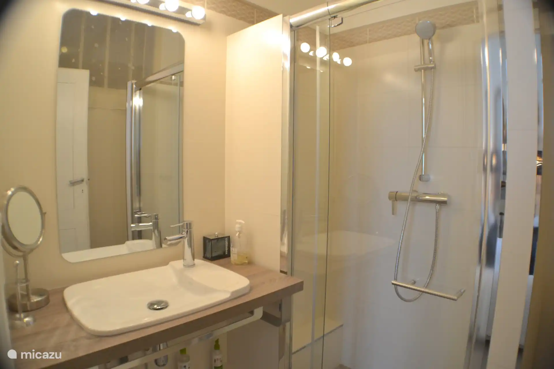 Duschbad im Schlafzimmer 1 der Kuss