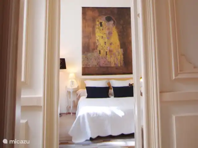 B&B La Maison Bleue, De Kus huren in Frankrijk, Gironde, Bordeaux - pension / guesthouse / privékamer Toegang tot kamer 1: Romantische gastenkamer de kus