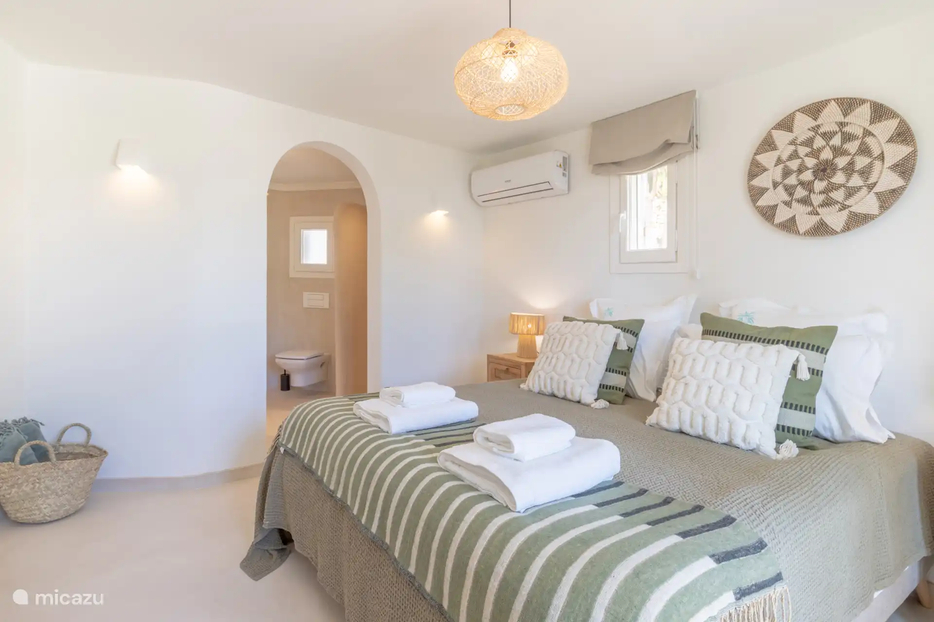 Schlafzimmer mit eigenem Bad