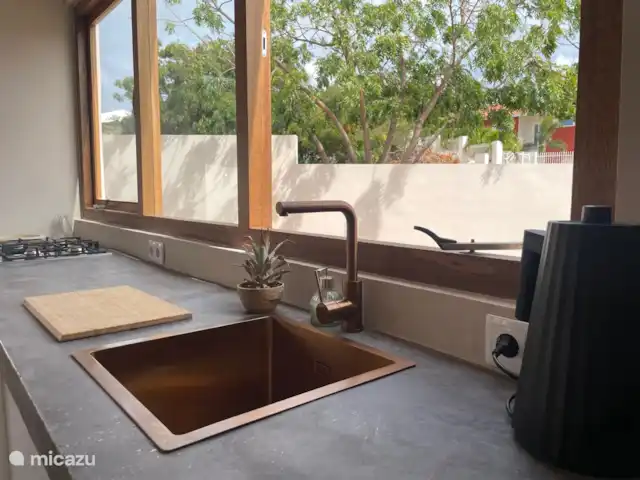 Toko Ti | Curaçao, Banda Ariba (est), Brakkeput Abou - maison de vacances Cuisine avec lave-vaisselle, réfrigérateur, cuisinière et four