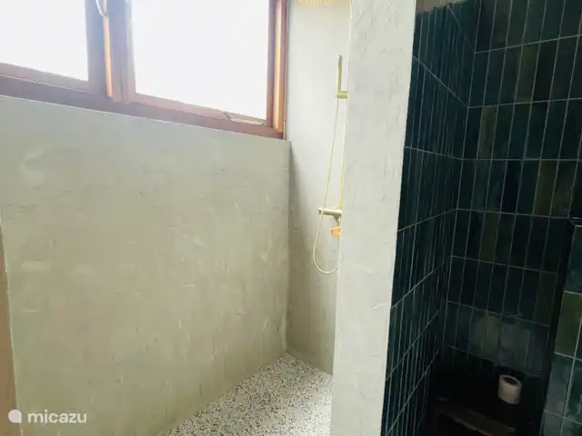 Toko Ti | Curaçao, Banda Ariba (est), Brakkeput Abou - maison de vacances La salle de bains dispose de deux douches à effet pluie