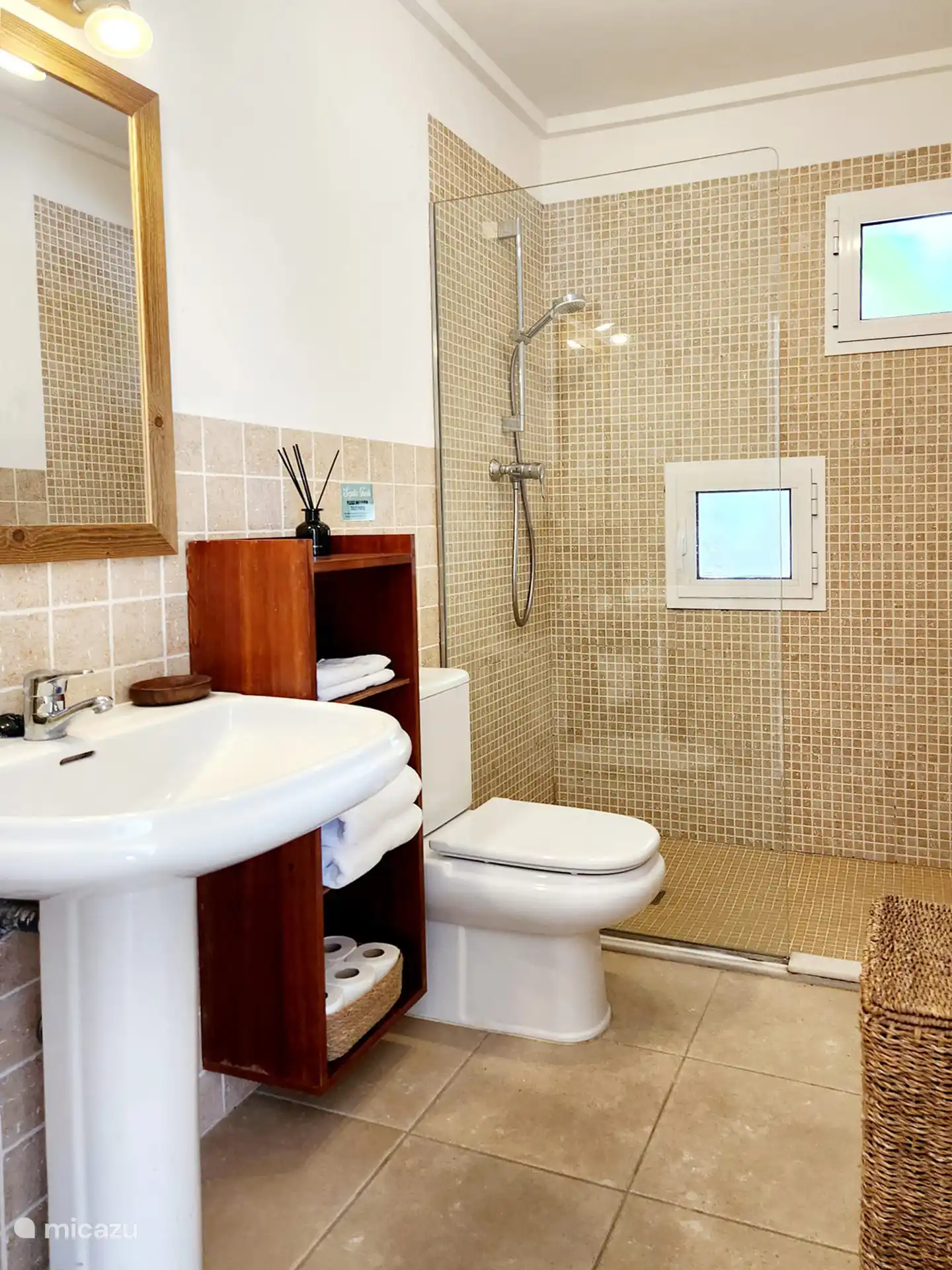 Annexe, salle de bain, chambre 3