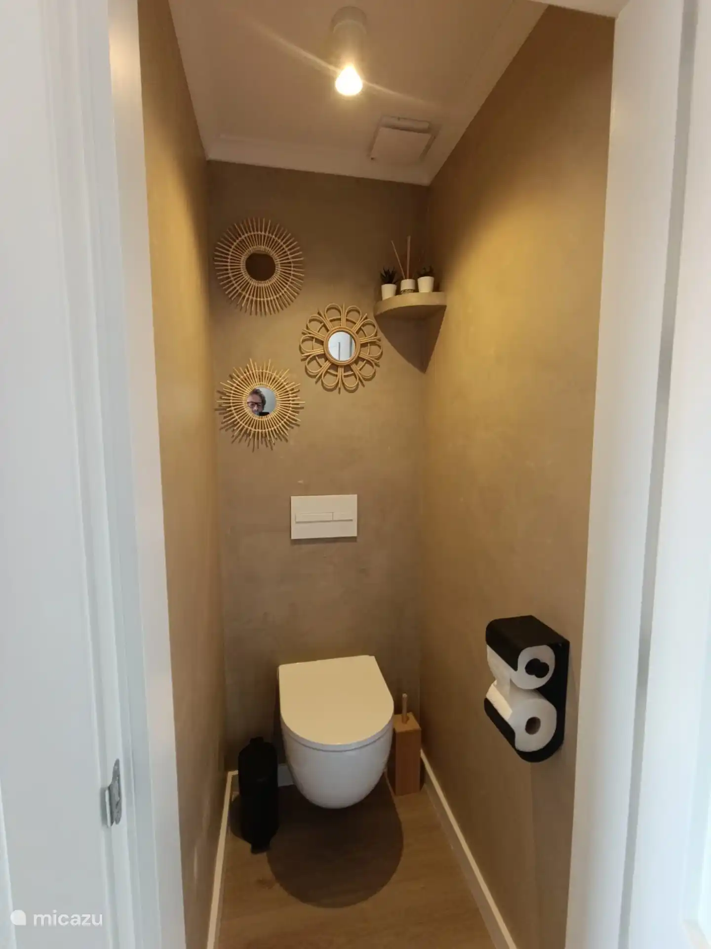 Separate Toilette