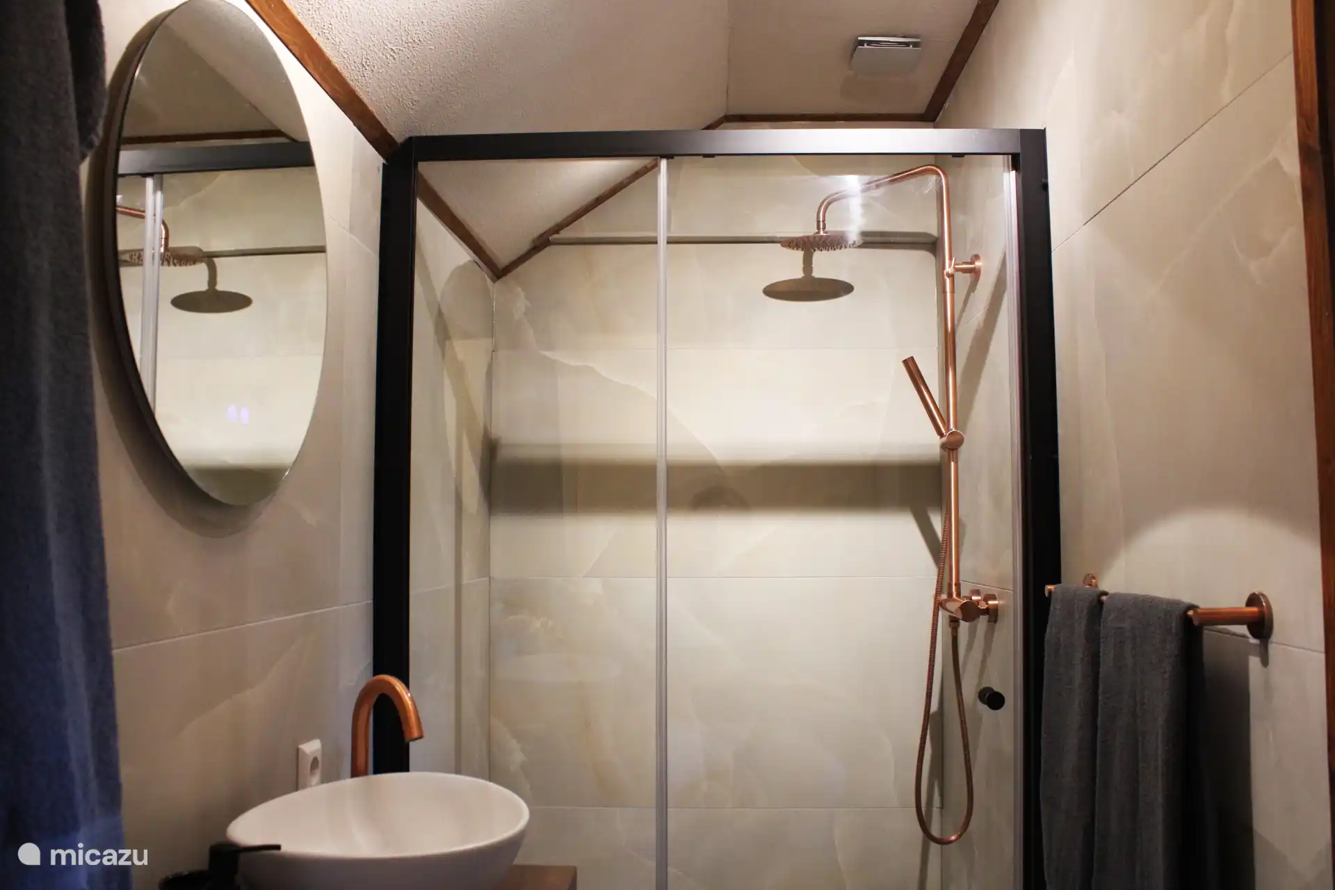 bed & breakfast in Netherlands, North Brabant, Drongelen – The Chicken Barn