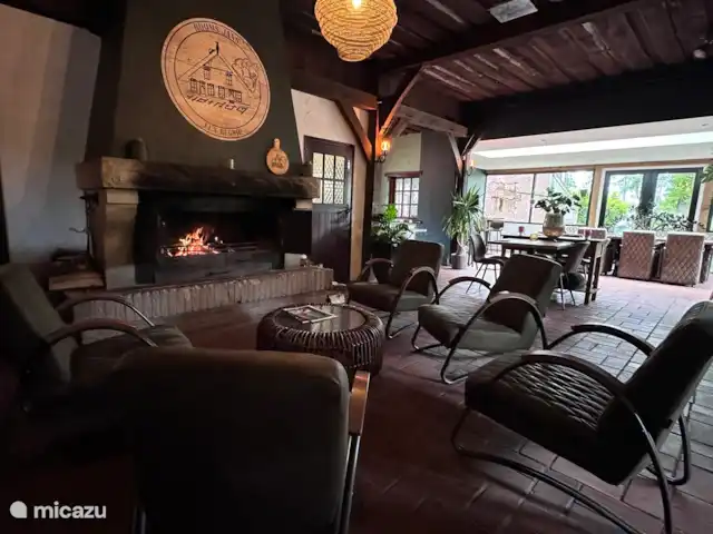 Location de Vacances Pays-Bas, Overijssel, Lattrop, chalet - Chalet attrayant pour toute la famille Après une journée bien remplie : profitez d’un délicieux dîner puis détendez-vous au coin du feu
