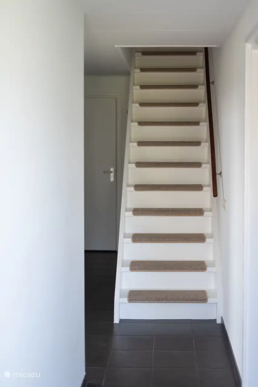 Flur mit Treppe zum Obergeschoss