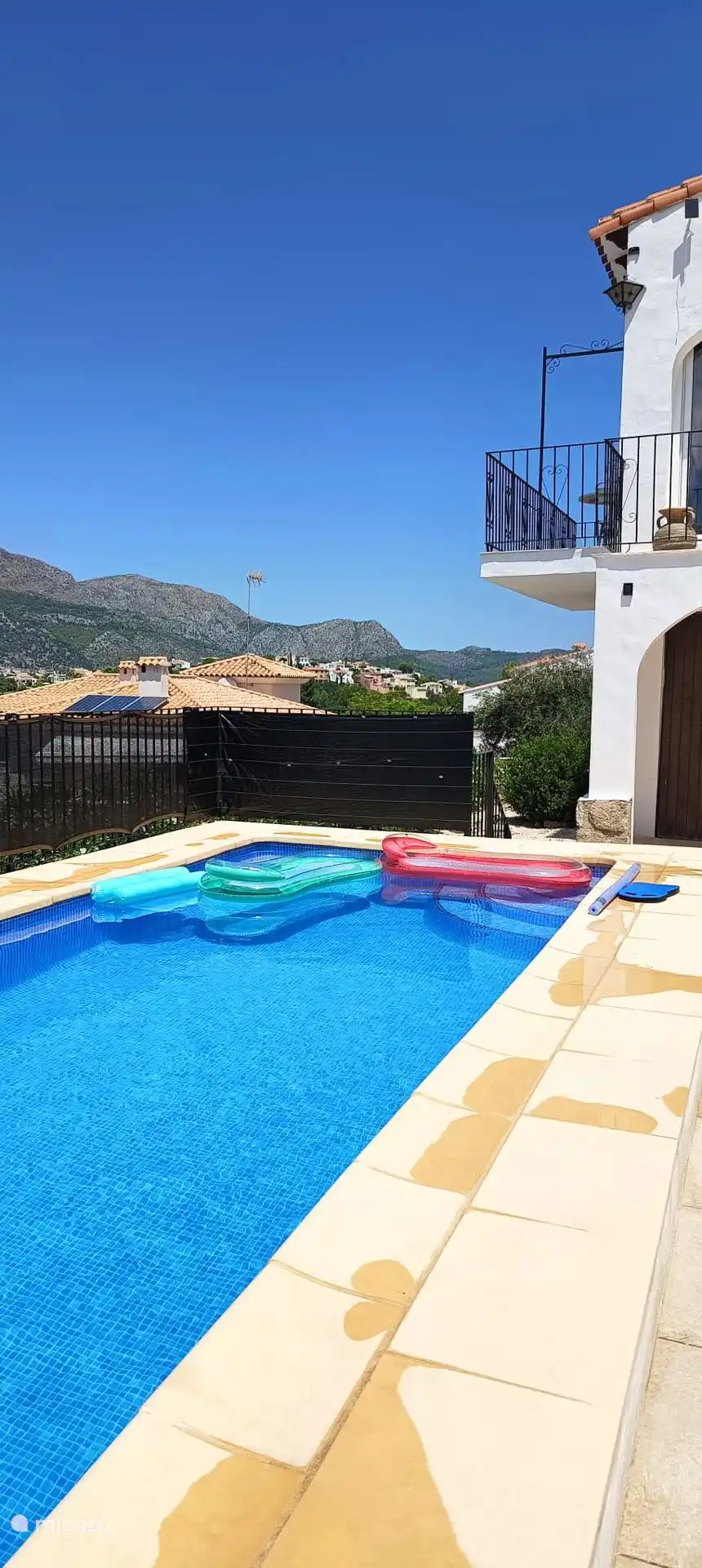 Schwimmbad mit Aussicht