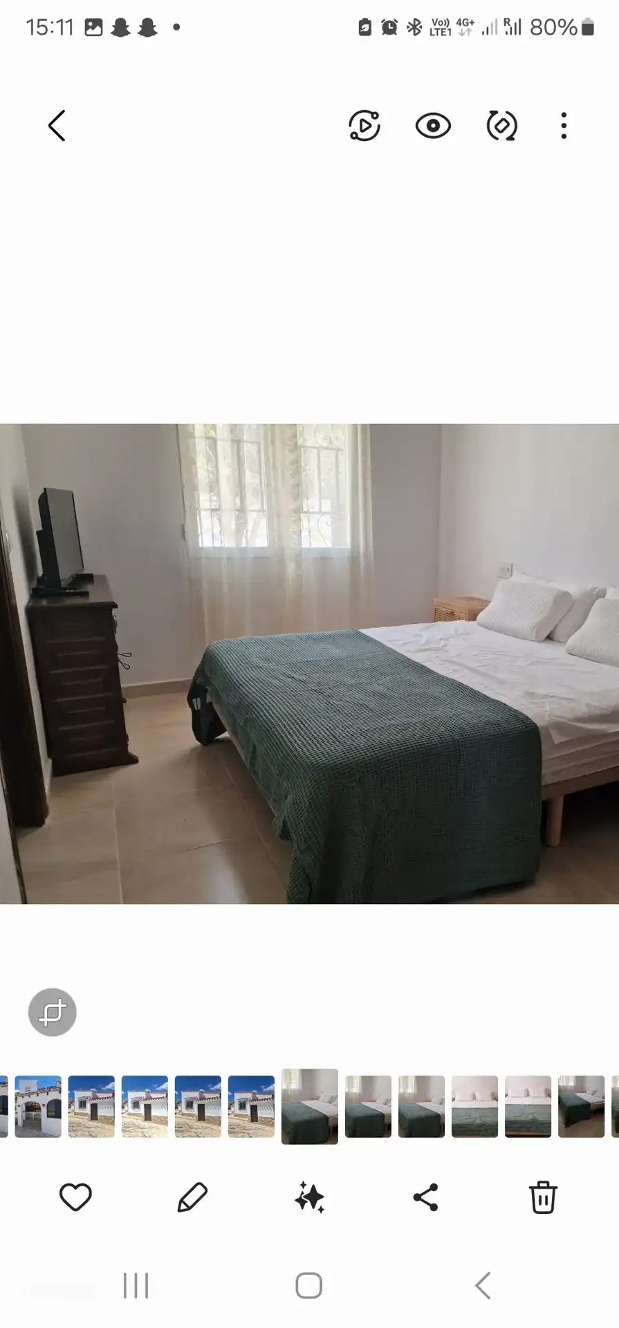 Schlafzimmer mit Doppelbett