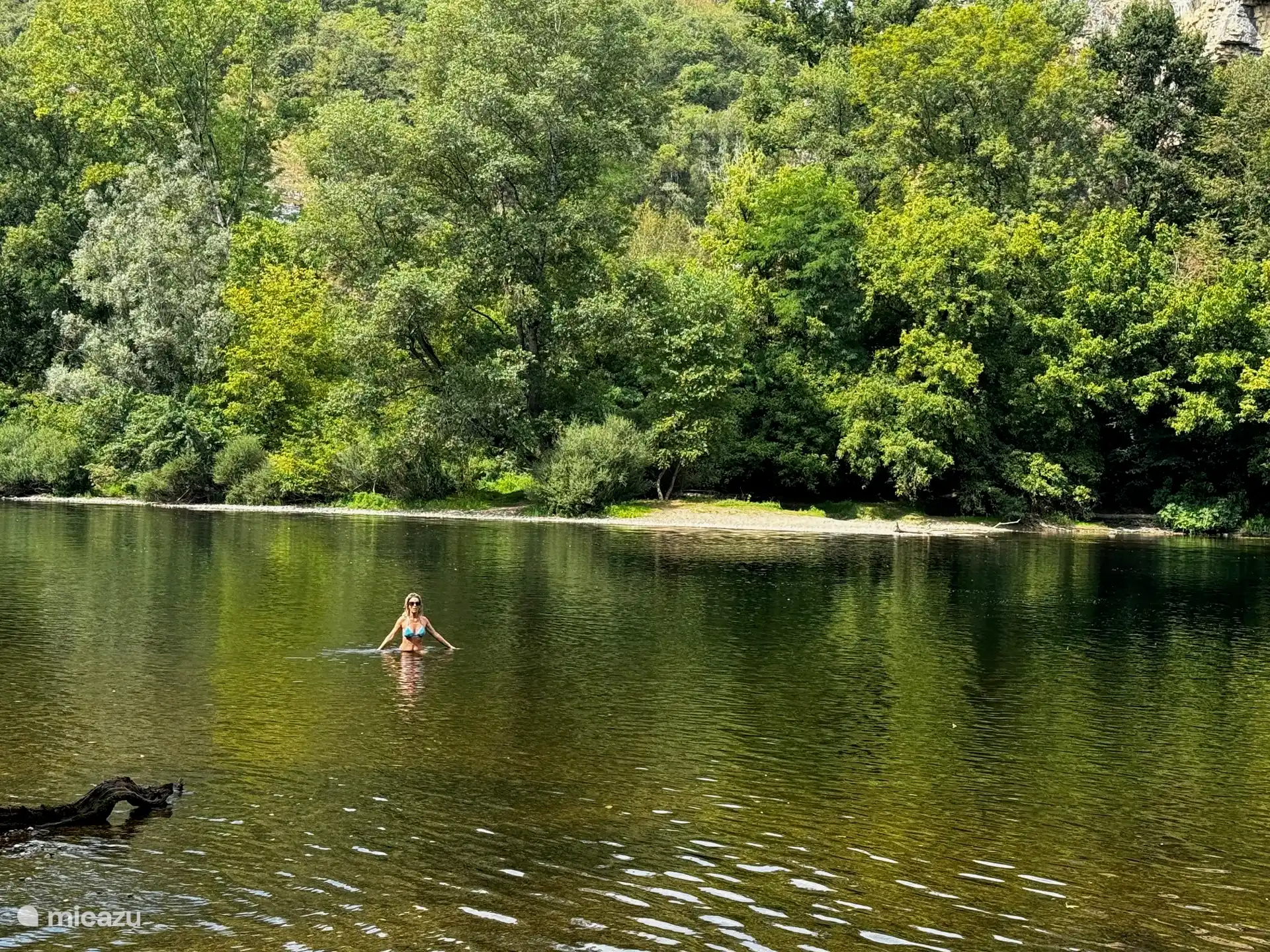 Wonderful swimming in the (very clean) Dordogne
