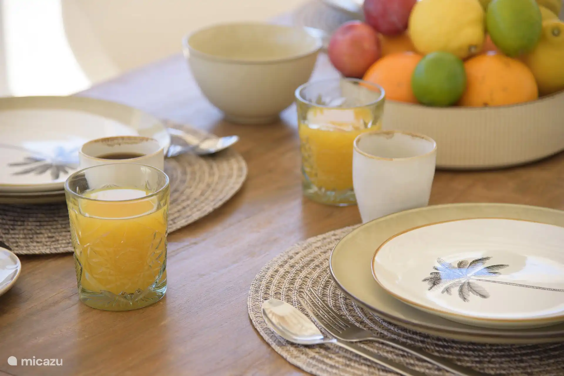 Naya with large dining table for cozy dinners