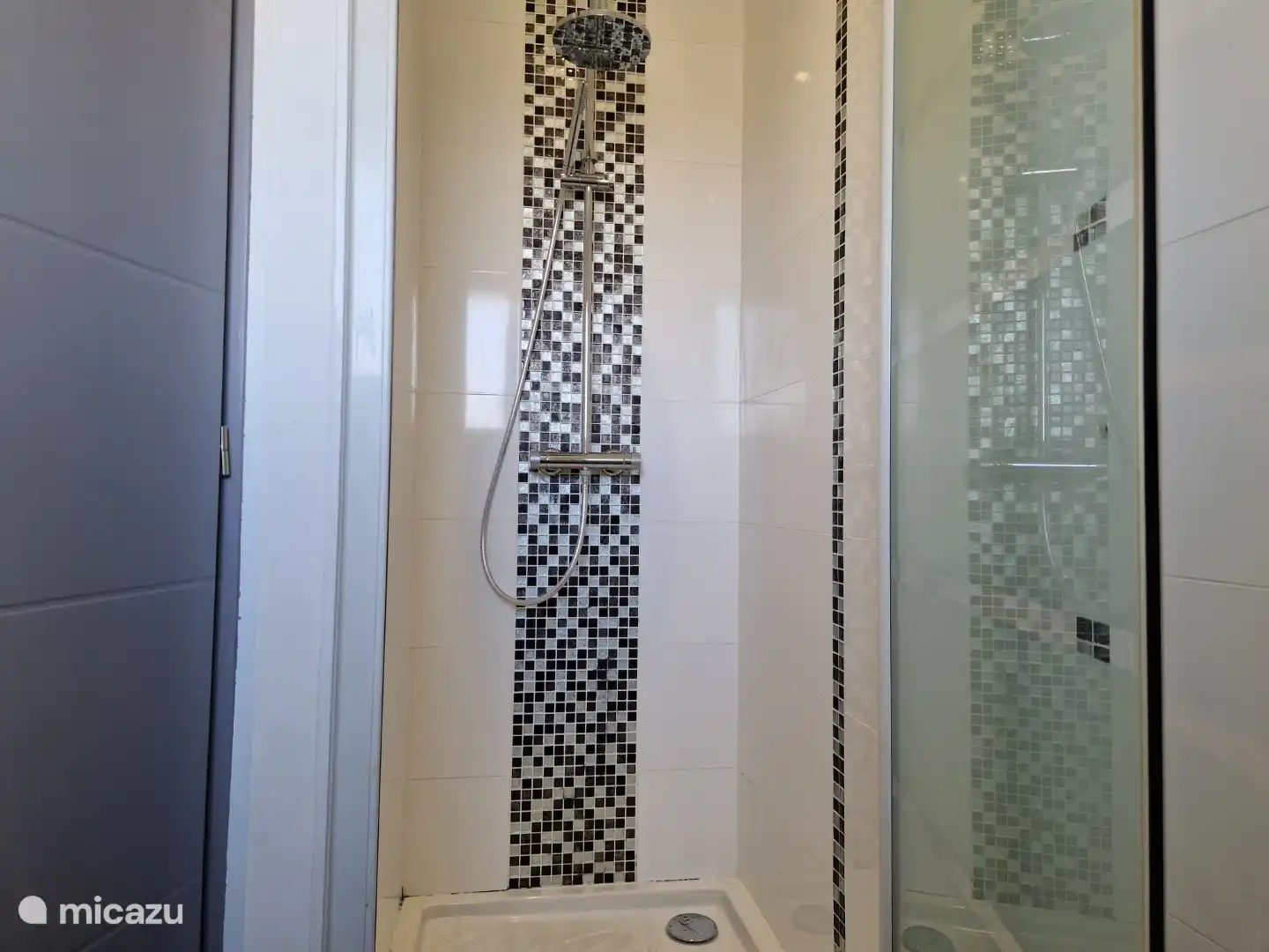 Salle de bain en bas