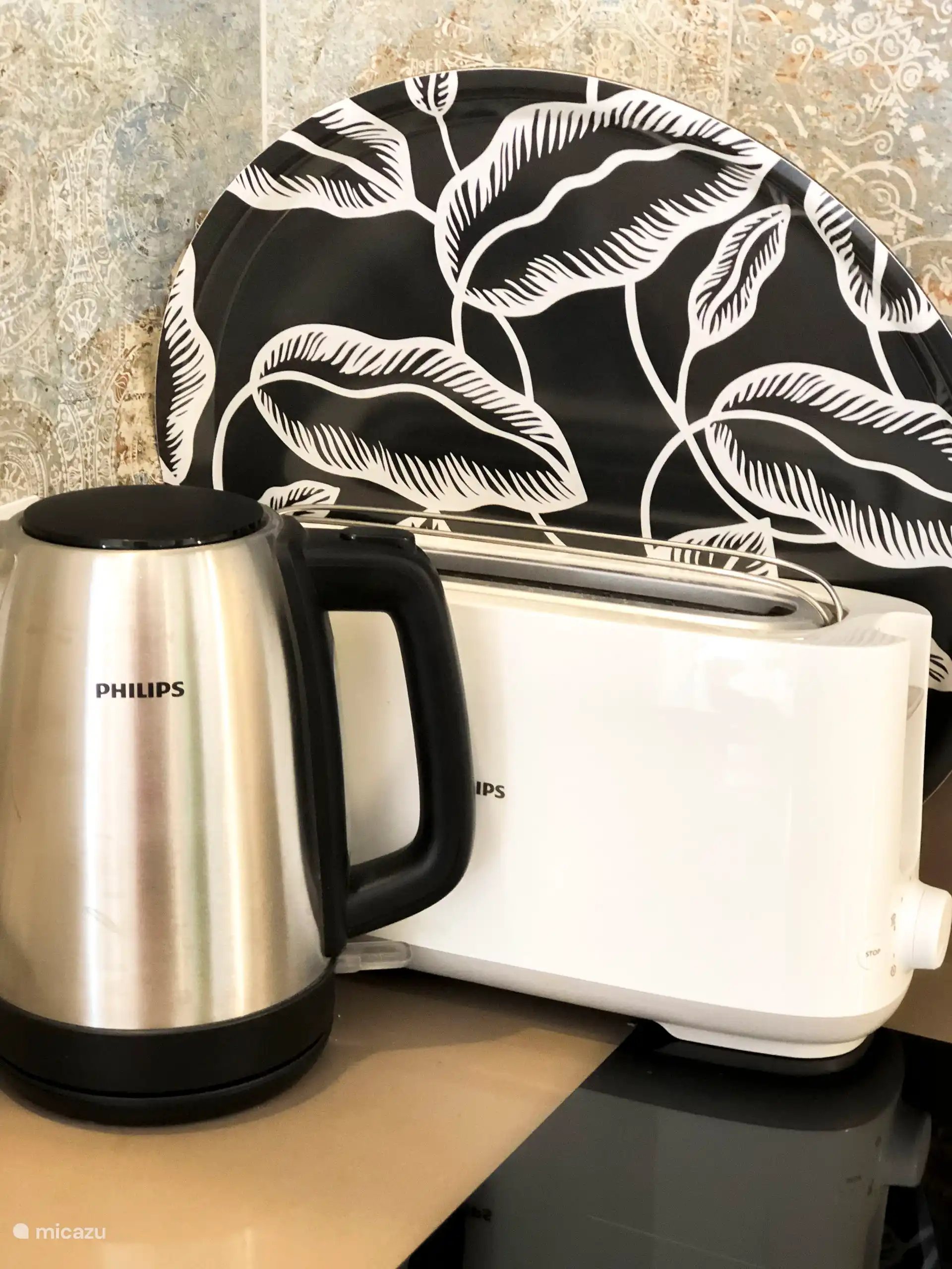 Toaster und Wasserkocher.