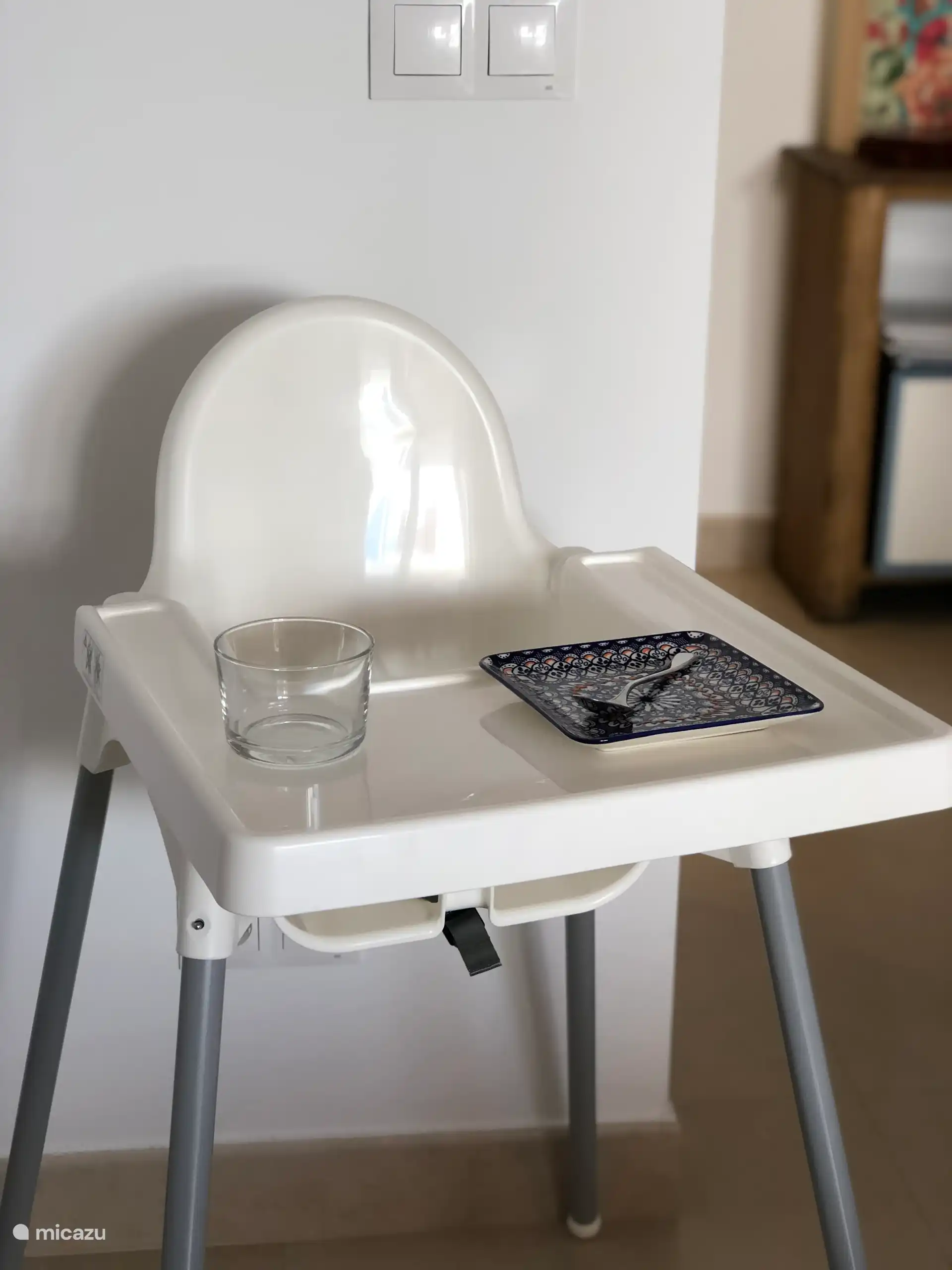 Für unsere jüngsten Gäste stehen ein Hochstuhl und ein Kinderbett zur Verfügung (gegen Gebühr). 