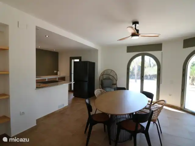 NOUVEAU : Villamor avec piscine privée | Espagne, Costa Dorada, L'Ampolla - villa Fenêtres rondes classiques avec beaucoup de lumière