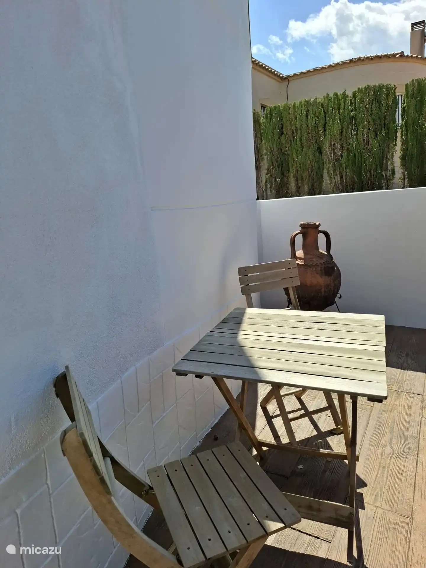 Small front terrace front