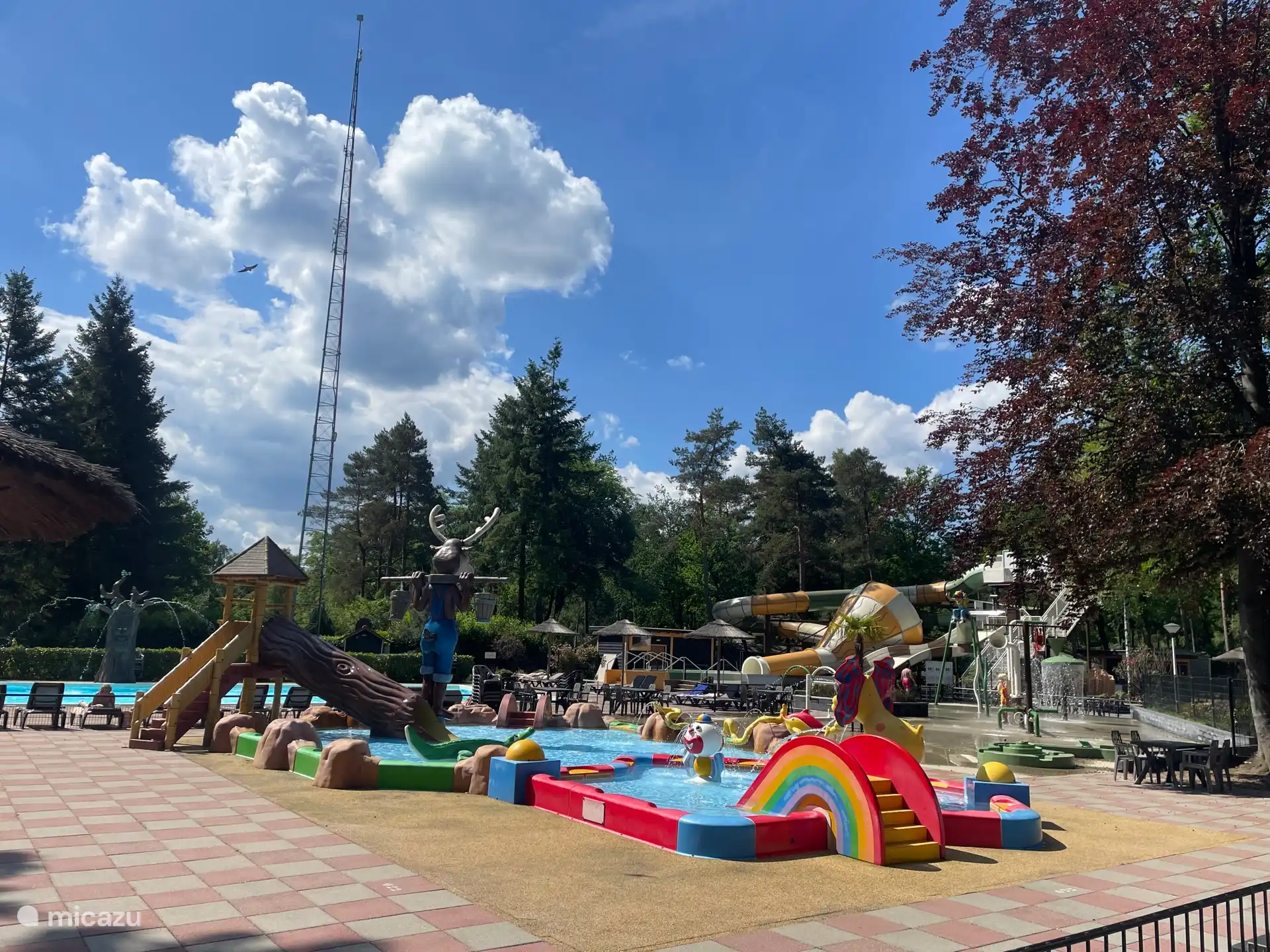 Splashing, playing, sliding, cooling off... It's all possible at this campsite! Heated swimming pool!