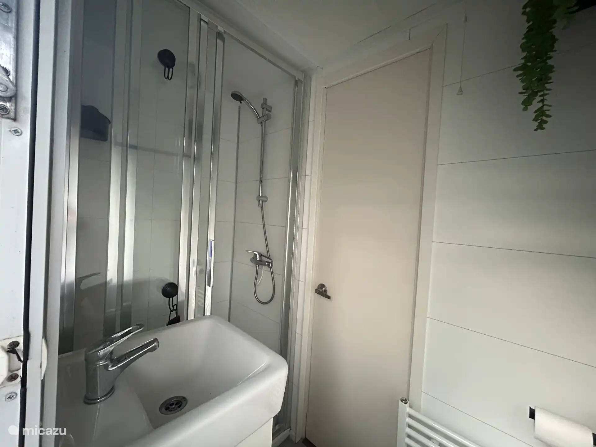 Renovated bathroom (2023)