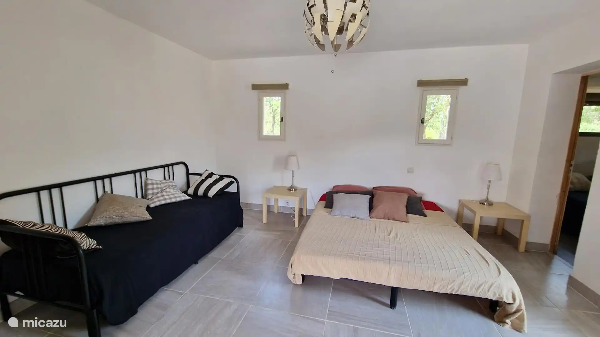 Schlafzimmer im Poolhaus