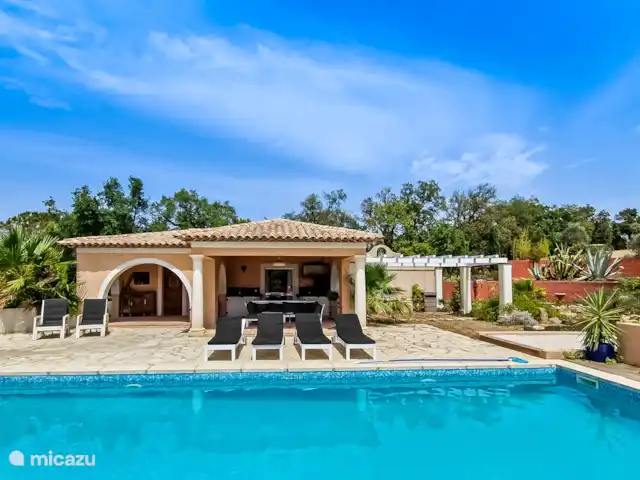 Villa la Lanterne | France, Côte d'Azur, Le Plan-de-la-Tour - villa Pool house avec cuisine extérieure, 2 chambres et salle de bain, WC