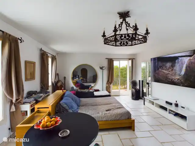 Villa la Lanterne | France, Côte d'Azur, Le Plan-de-la-Tour - villa Chambre parentale avec TV, dressing, bureau, balcon et salle de bain avec baignoire balnéo, WC