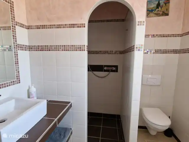Villa la Lanterne | France, Côte d'Azur, Le Plan-de-la-Tour - villa Salle de bain avec douche, lavabo et WC