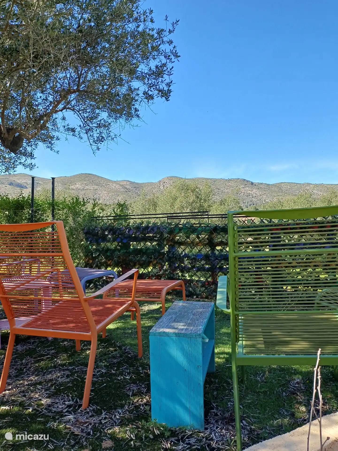 Salon avec vue sur la montagne